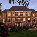 Pensión Le Petit Chateau De Conteville