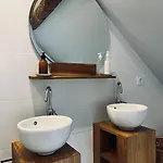 Le Petit Chateau De Conteville Pensión 4*