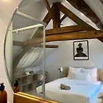 Le Petit Chateau De Conteville 4*