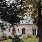 Le Petit Chateau De Conteville