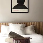 Pensión Le Petit Chateau De Conteville 4*