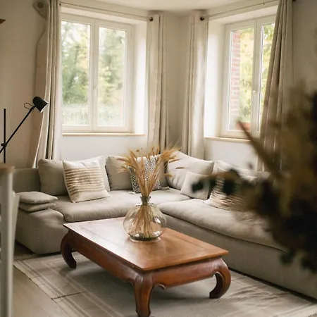 Le Petit Chateau De Conteville